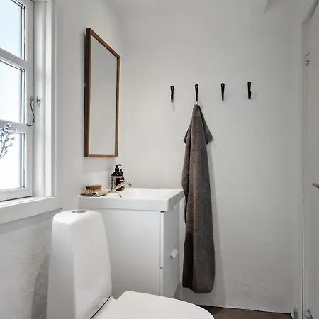 2 Bedroom Beautiful In Dom wakacyjny Børkop