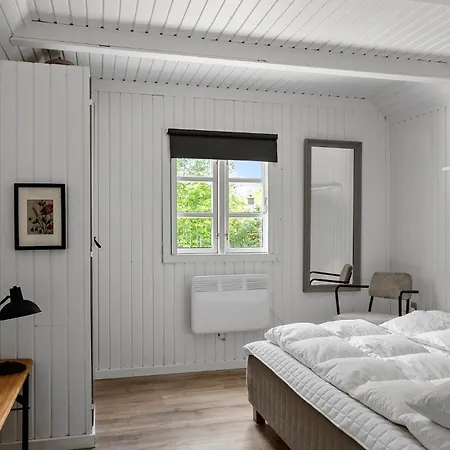 Dom wakacyjny 2 Bedroom Beautiful In Børkop