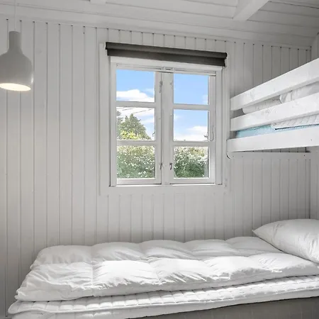 2 Bedroom Beautiful In Dom wakacyjny *