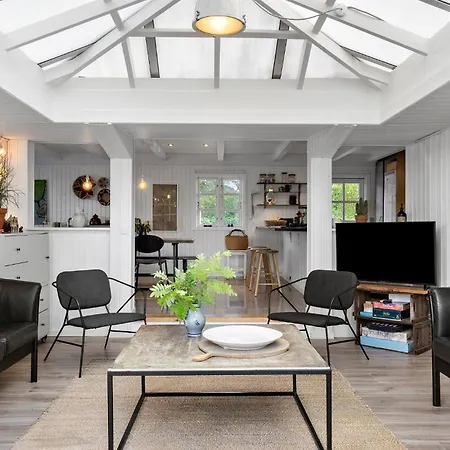 2 Bedroom Beautiful In Børkop