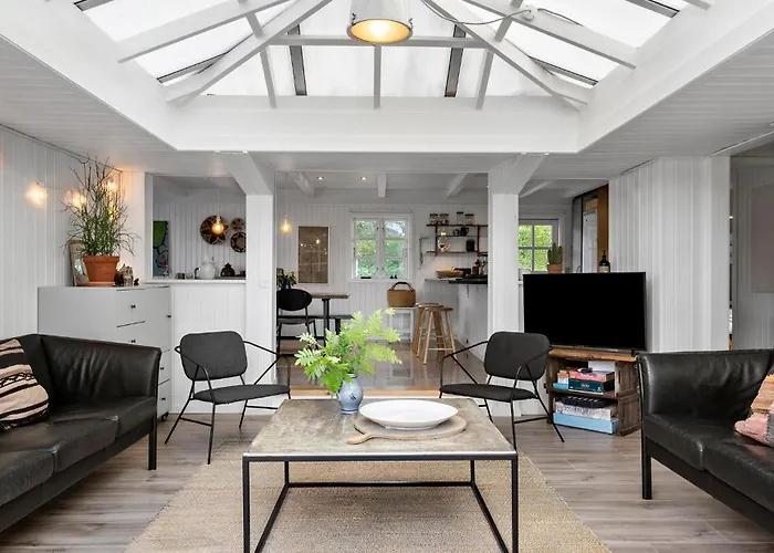 2 Bedroom Beautiful In Børkop