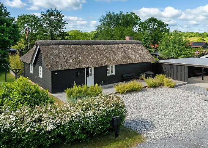 Semesterbostad 2 Bedroom Beautiful In